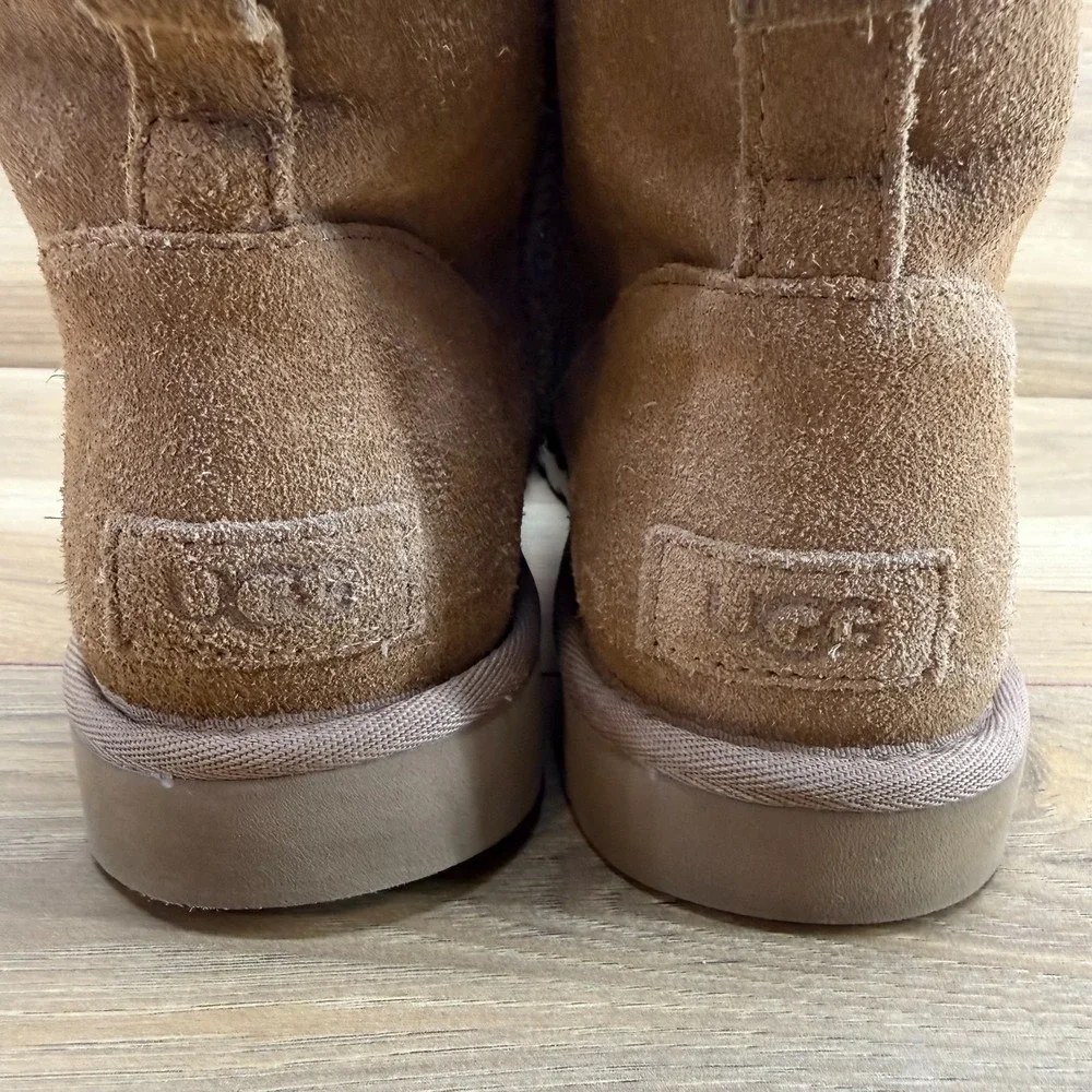 UGG Classic Mini Side Logo Boots Womens 8 Shearling Sherpa Cozy Chestnut